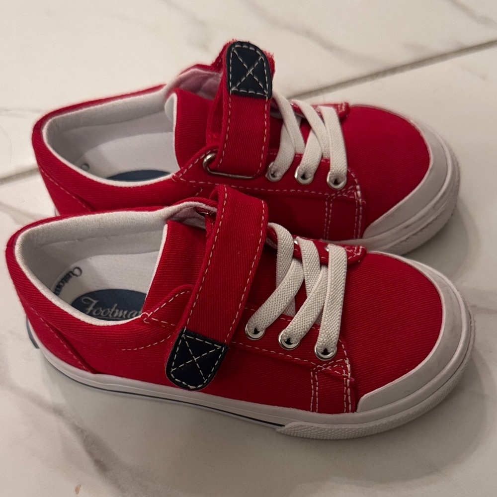 Size 7 toddler sneakers